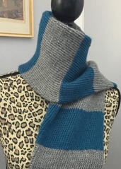 handknit house scarf